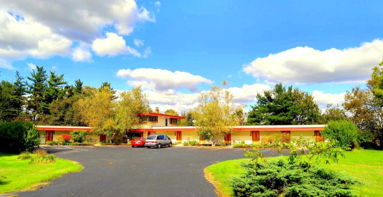 The Usonian Inn Llc Spring Green Exterior foto