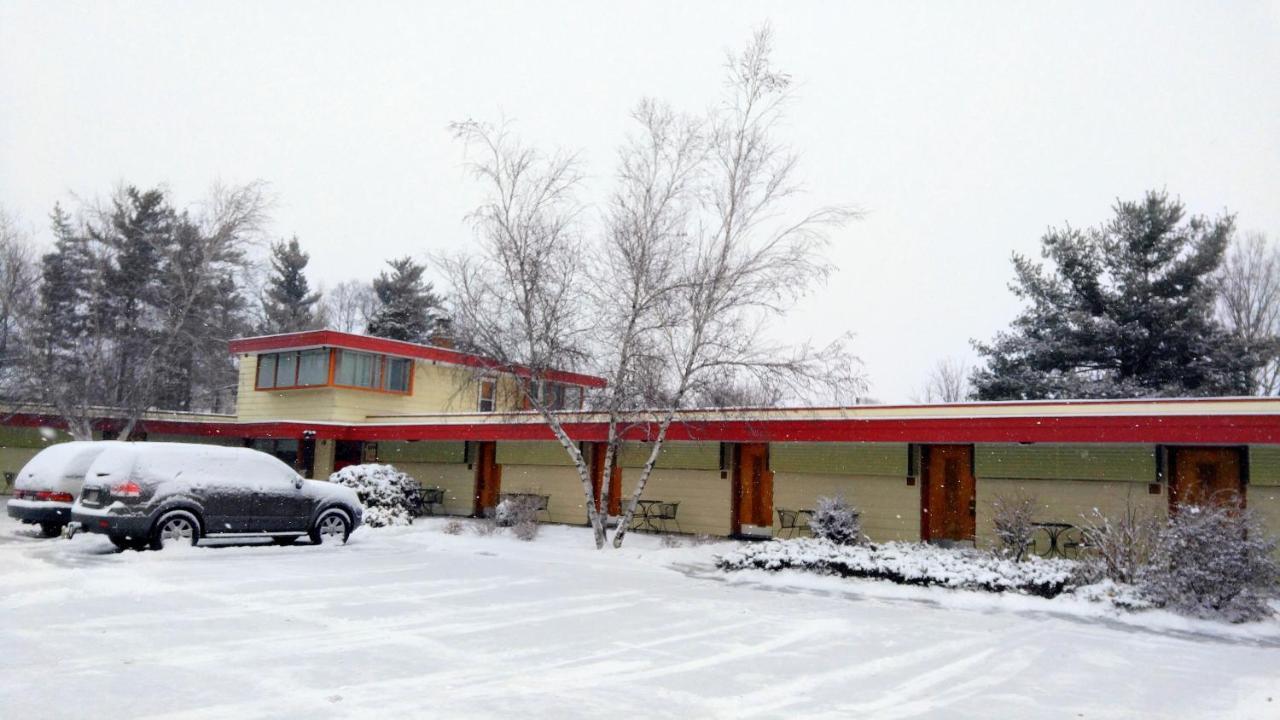 The Usonian Inn Llc Spring Green Exterior foto