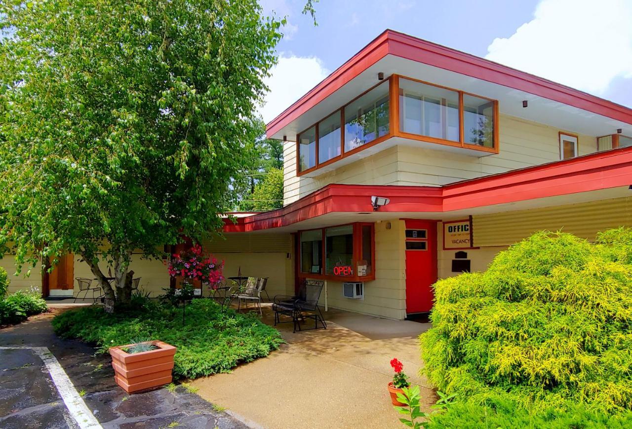 The Usonian Inn Llc Spring Green Exterior foto